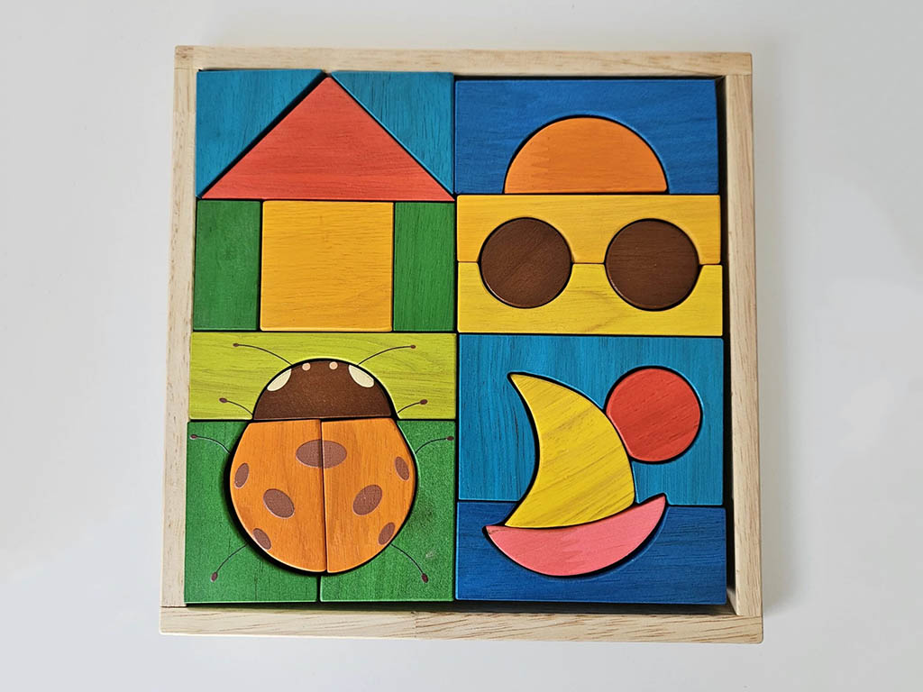 Qtoys | Four in One Puzzle