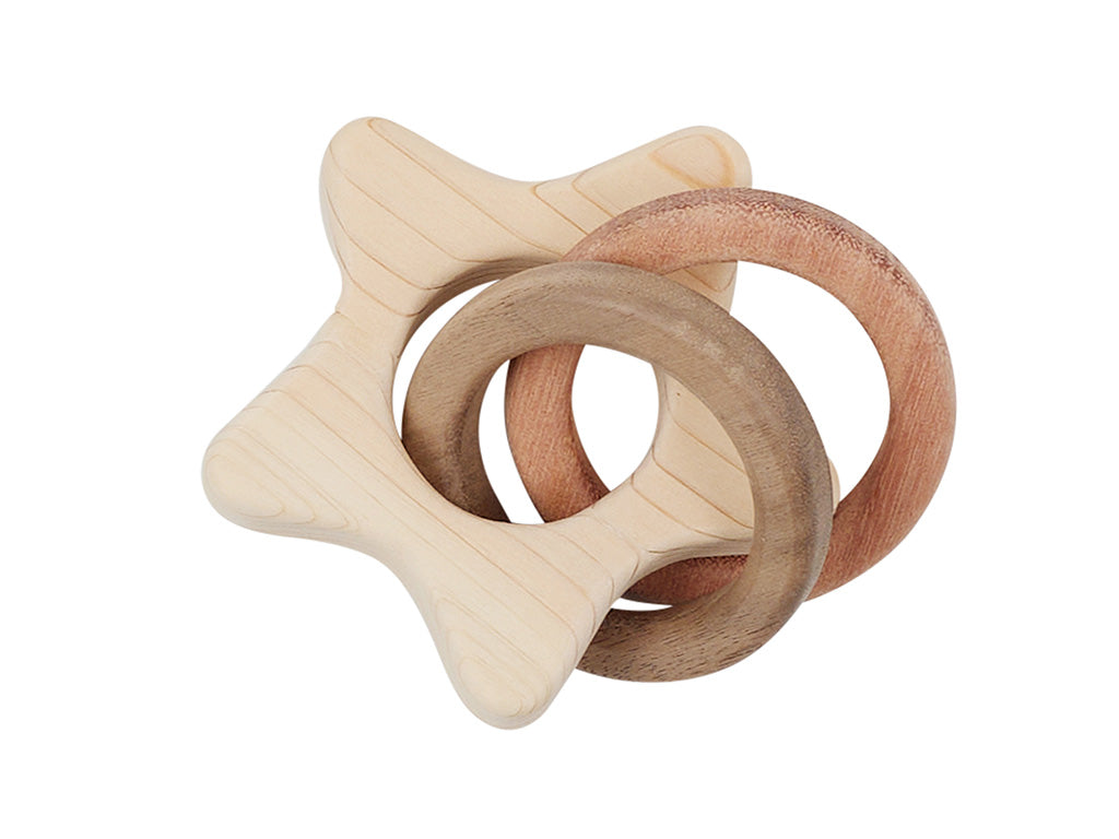 Qtoys wooden star rattle with two rings for shaking